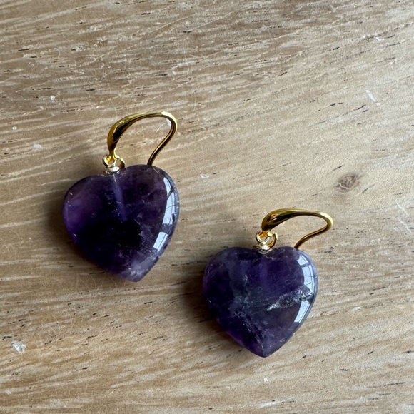 NWOT Tuckernuck Amethyst Heart Earrings - Picture 5 of 9
